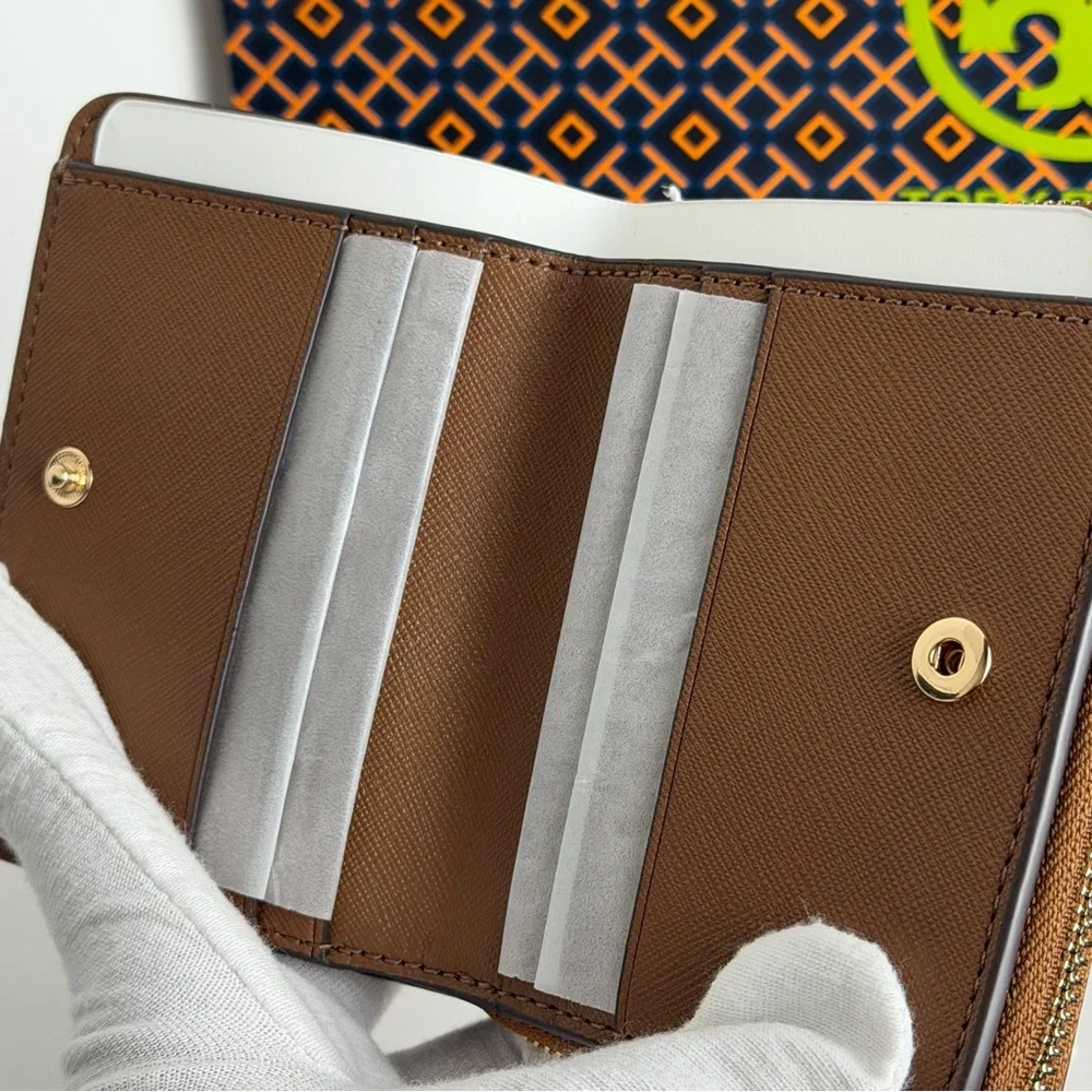 NWT Tory Burch Bifold Wallet - Picture 5 of 5